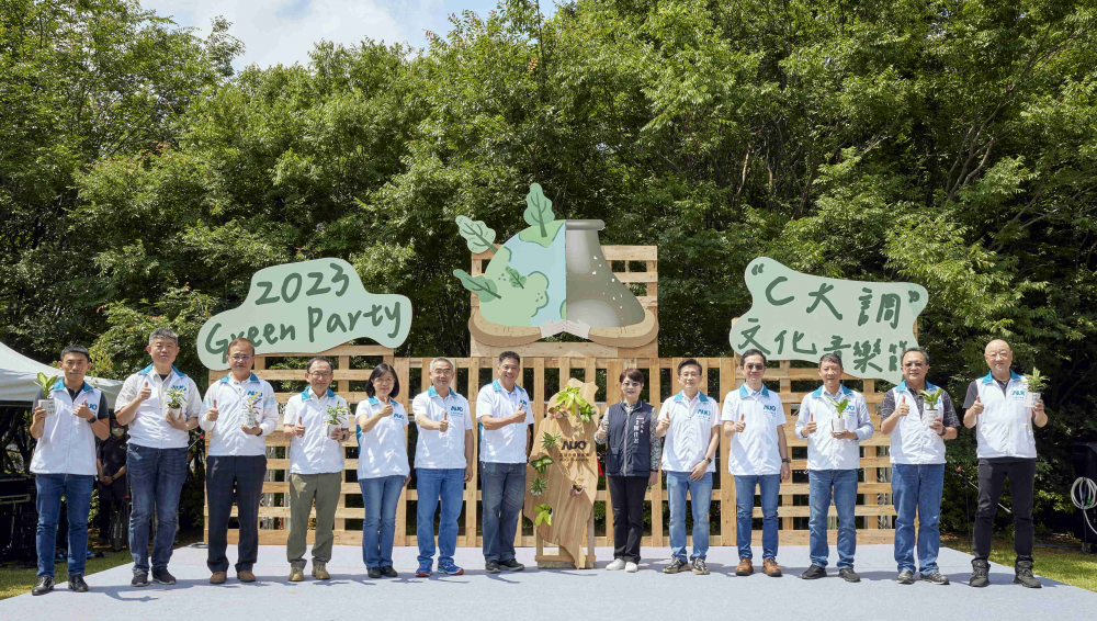 友達光電攜手供應商夥伴及台中市政府，共同倡議及推廣加樹減塑、節能減碳的淨零綠生活